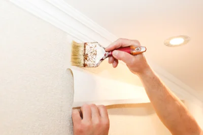 Pose de papier peint à Averton — revêtements muraux et toiles de verre
